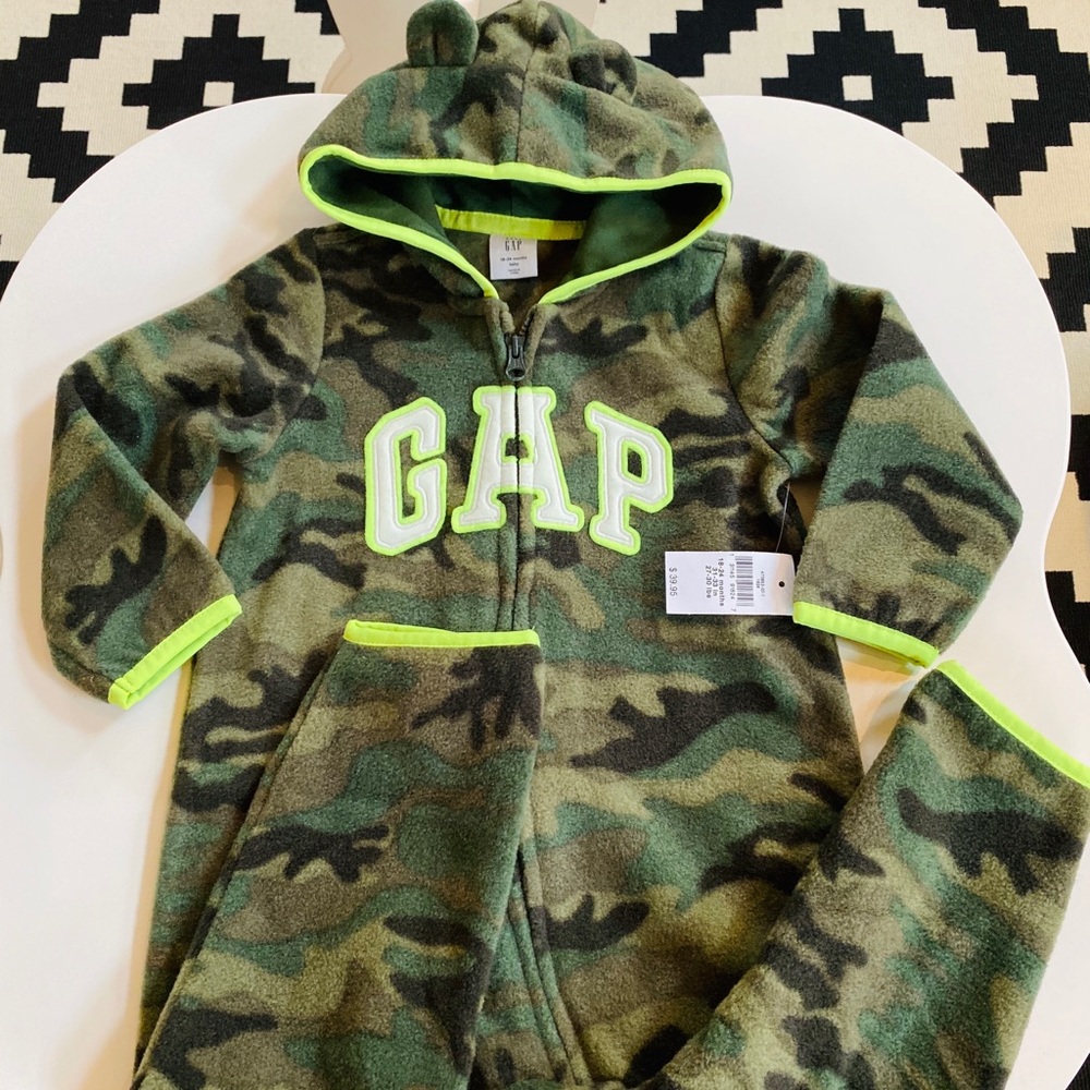 NWT Baby Gap camo fleece bodysuit